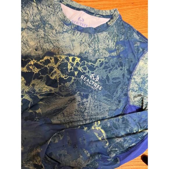 Realtree Fishing performance fabric long sleeved shirt M Perfect condition - Picture 2 of 4